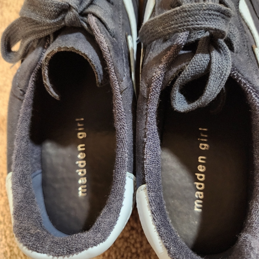 Madden Girl Giia Navy Sneaker Gum Sole 8 - Picture 6 of 7